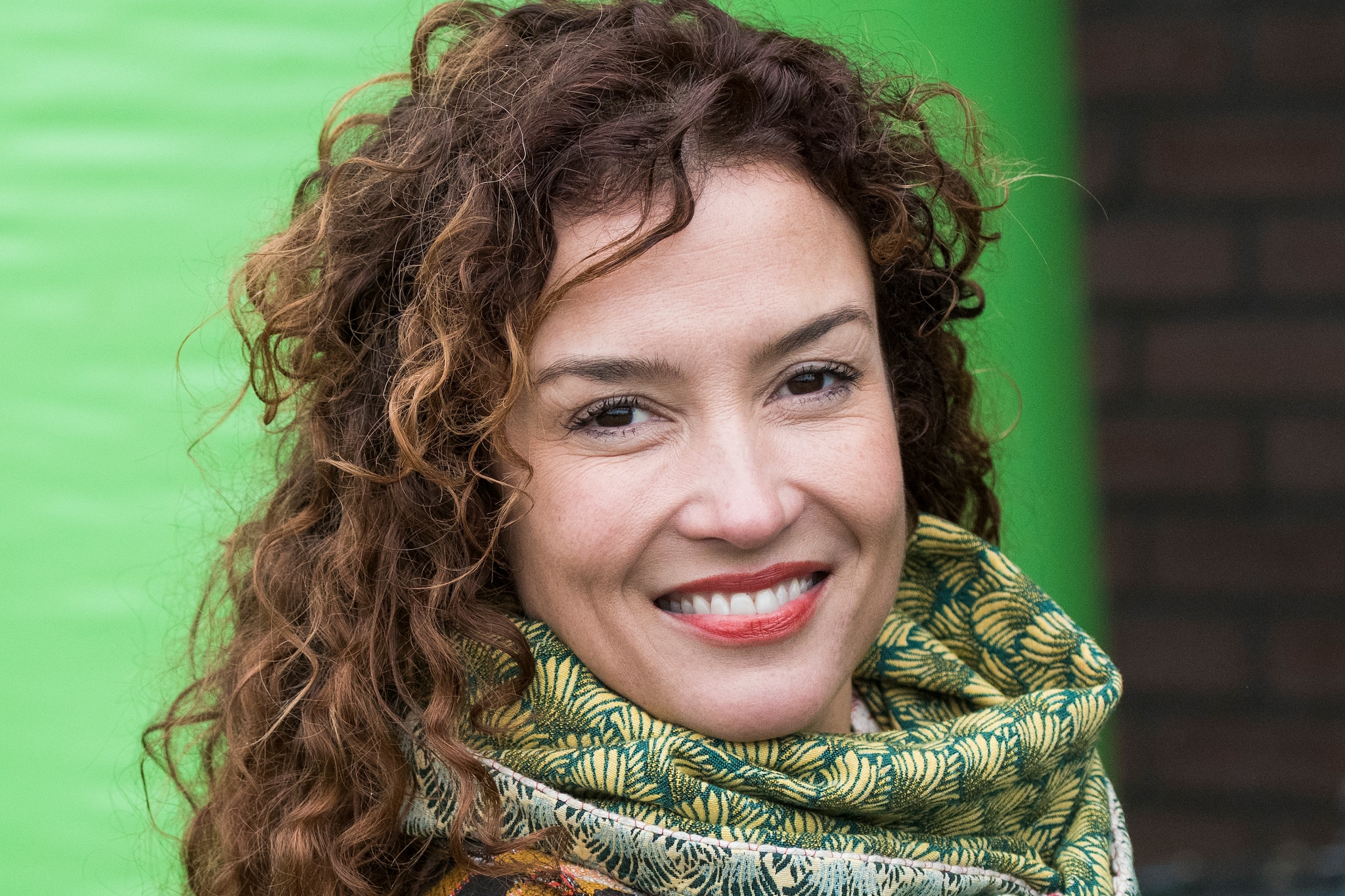 zwangere-katja-schuurman-brengt-ode-aan-borsten
