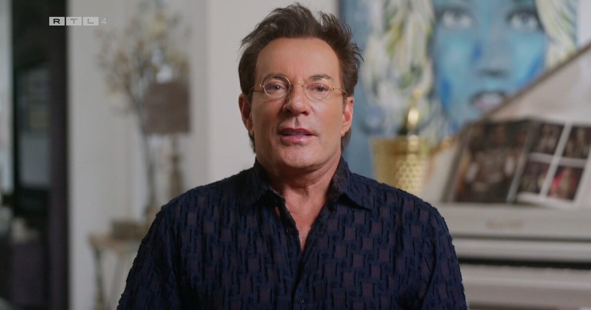 Gerard Joling tijdens optreden op de vuist met biergooier